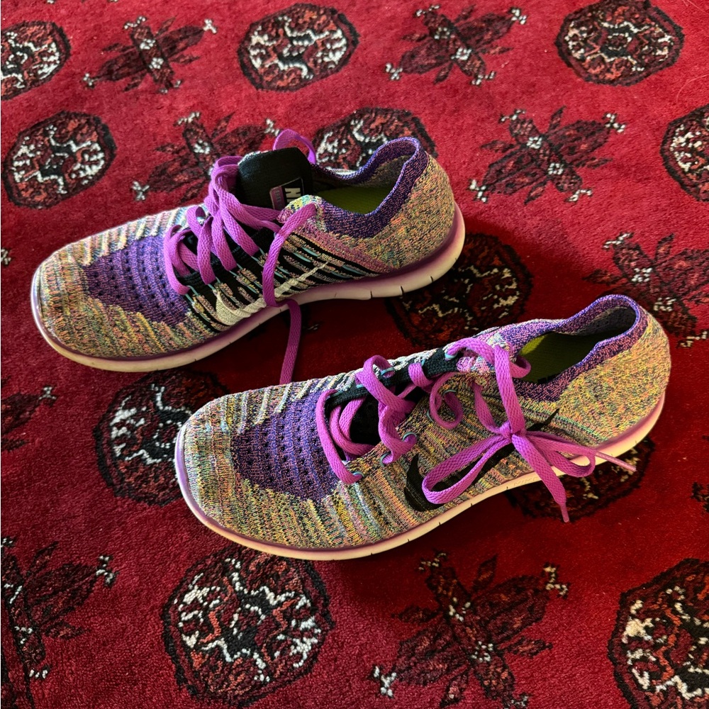 Nike free women shoes. Excellent condition!!!